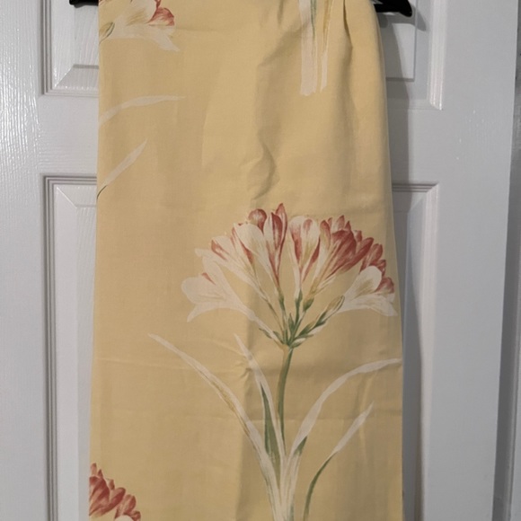 Thomasville Shower Curtain. Floral. Primary Color: Yellow. 75X69z New. - Picture 1 of 5
